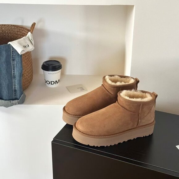 UGG Australia Classic Ultra Mini Platform Boots - Picture 1 of 6